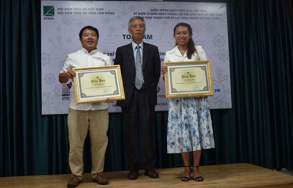 Trao Bằng khen của Hội Kiến trúc sư Việt Nam cho tập thể